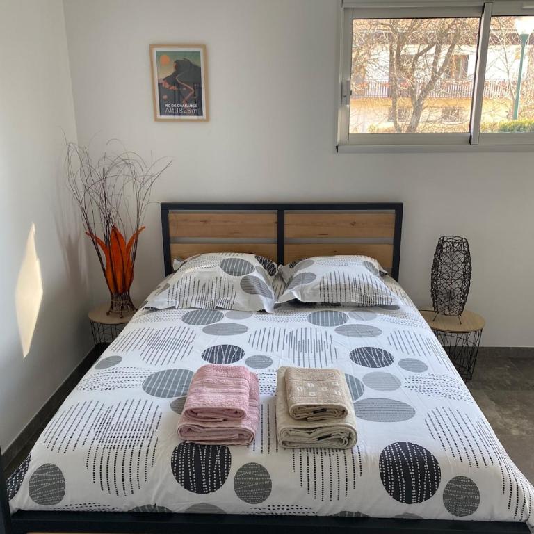 Studio au calme avec terrasse et parking privé - Appartement 1 Chambre - 2