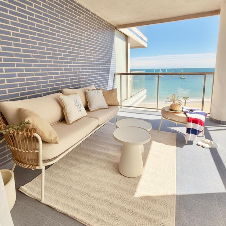 Casa Levante - Renovated Sea View Beach Apartment, Pool access, AC & Peñón de Ifach Views - Calpe Costa Blanca - Two-Bedroom Apartment - 14