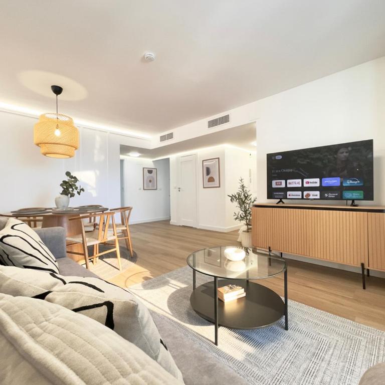 Casa Levante - Renovated Sea View Beach Apartment, Pool access, AC & Peñón de Ifach Views - Calpe Costa Blanca - Two-Bedroom Apartment - 3