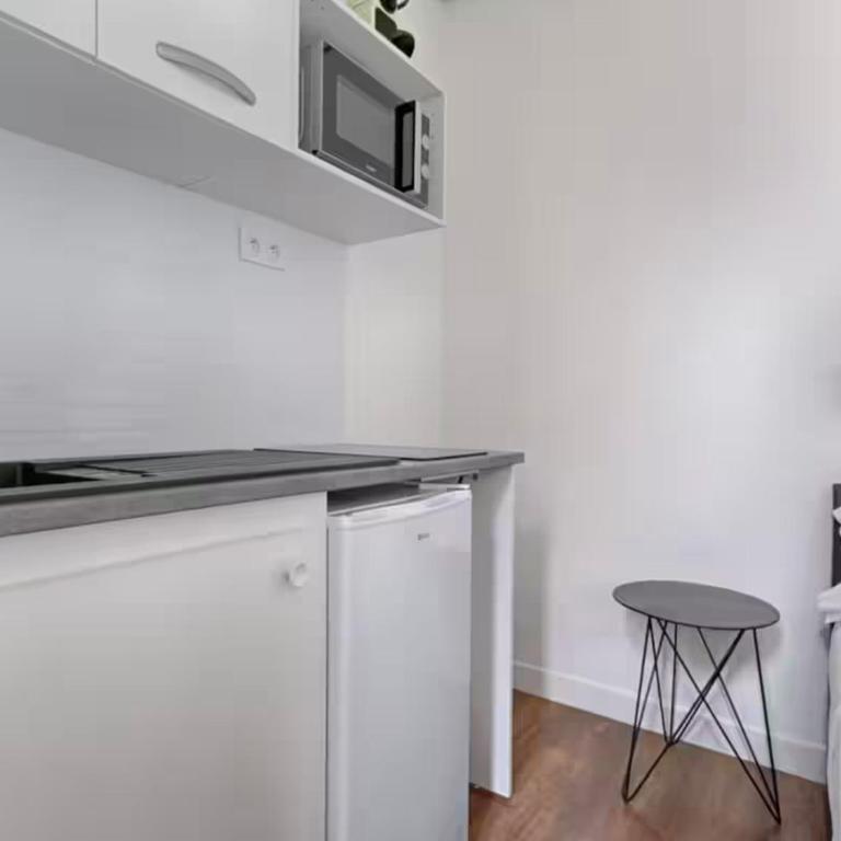 UrbanFlat 207 - Beautiful Studio in the center of Paris - Studio - 17