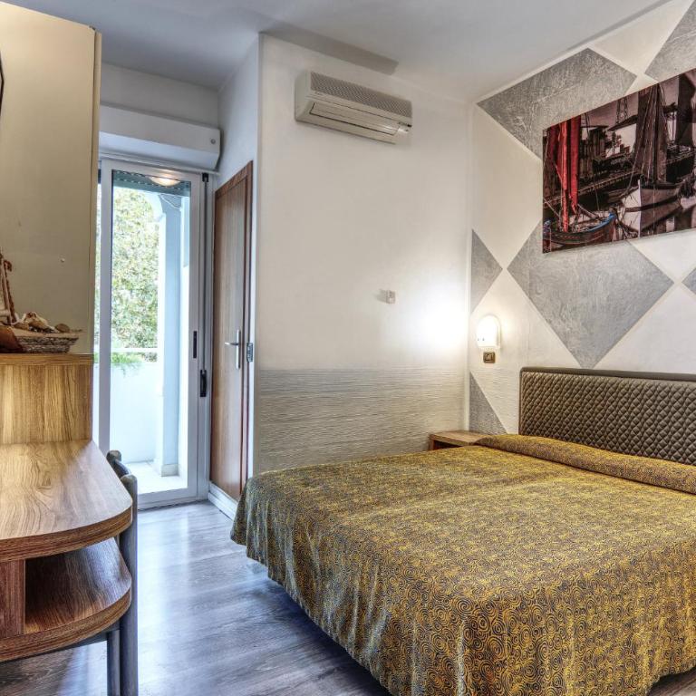 Hotel Riz - Double Room with Balcony - 1