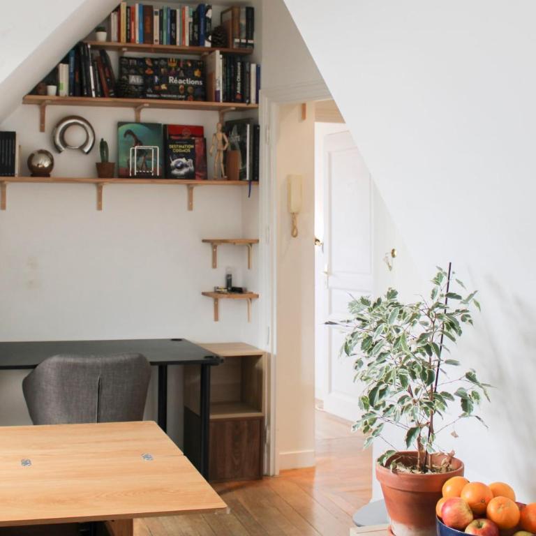 Bright Parisian escape with breathtaking views - Appartement - 9