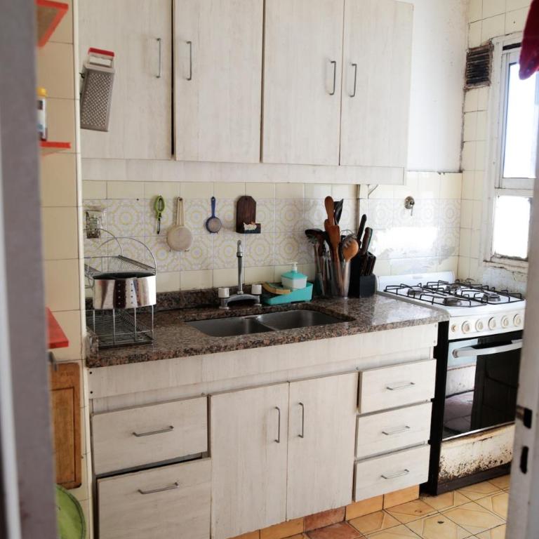 Full apartment with balcony, central location - Apartamento de 2 dormitorios - 16