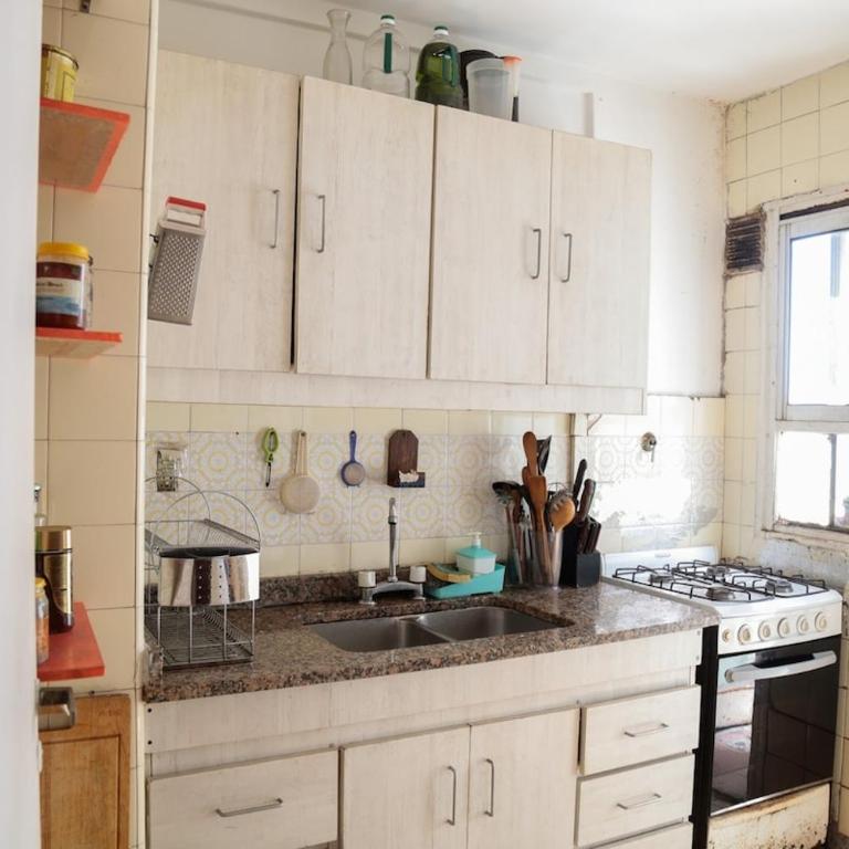 Full apartment with balcony, central location - Apartamento de 2 dormitorios - 17