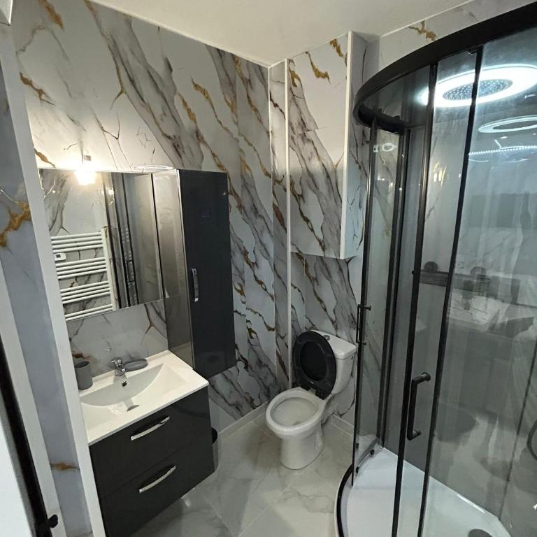 Luxueux T2 pour 2 a 4 pers Balneo jacuzzi 15 mn de valras plage - Appartement 1 Chambre - 2