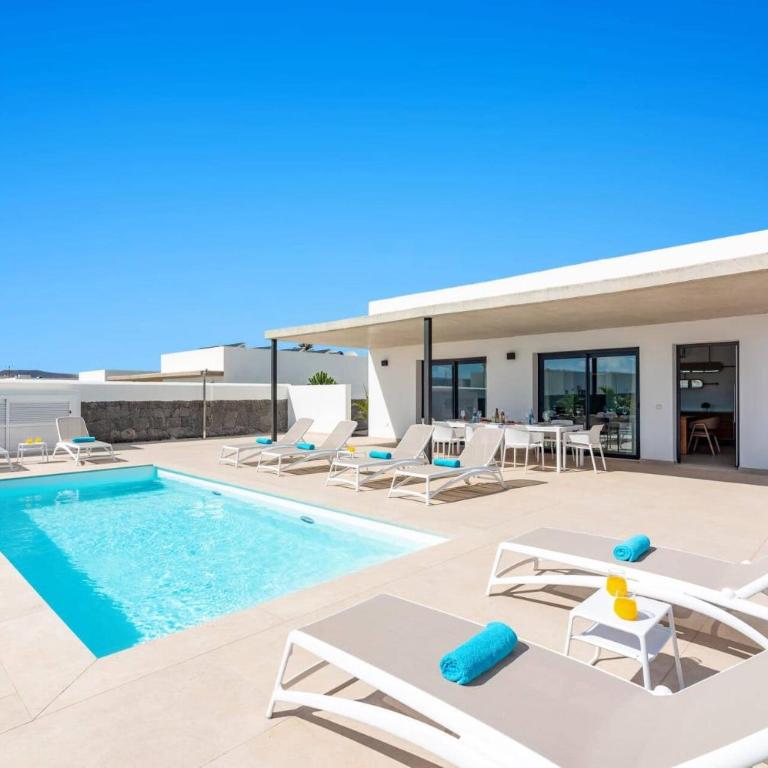 Villa Tigotan by Villa Plus - Villa - 2