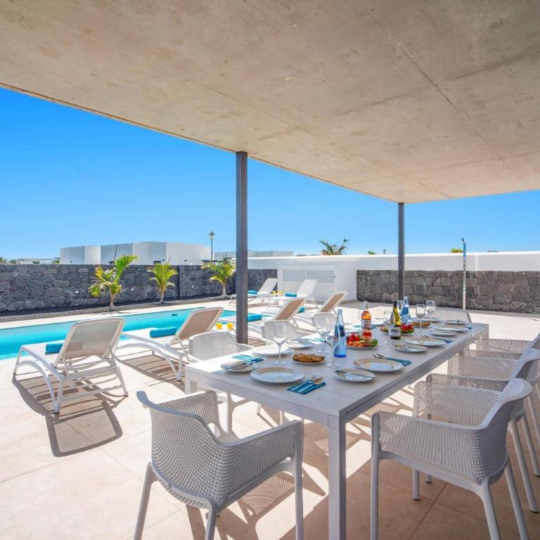Villa Tigotan by Villa Plus - Villa - 4