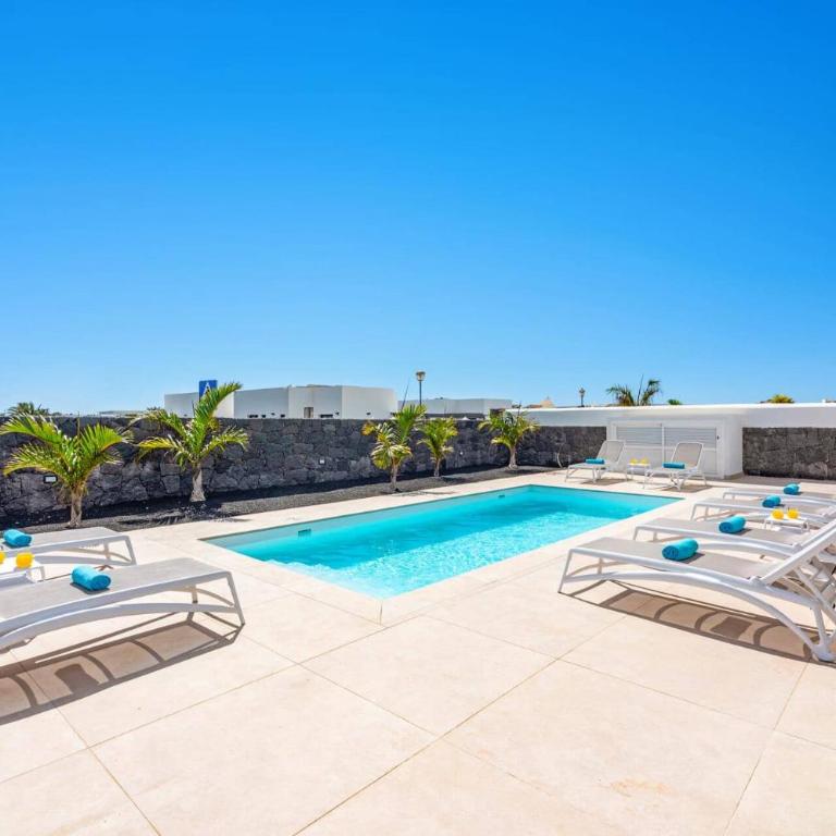 Villa Tigotan by Villa Plus - Villa - 12