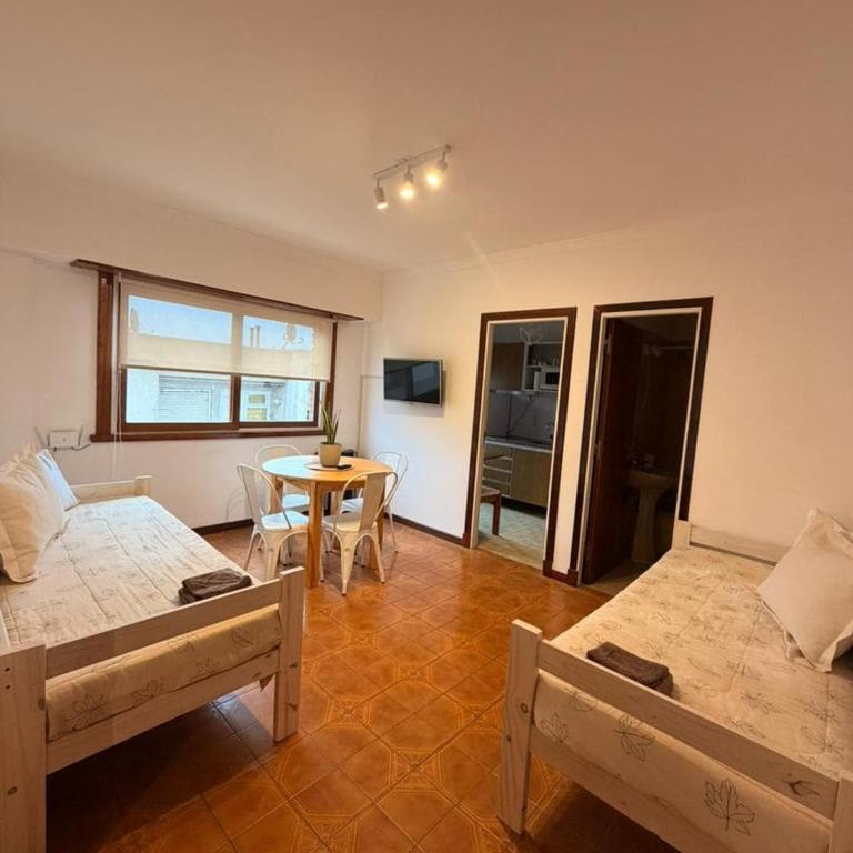 Departamento reciclado y cómodo a metros del mar - Apartamento de 1 dormitorio - 1