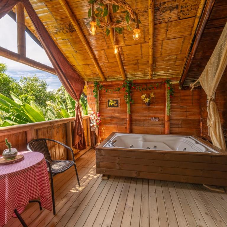 Glamping Mirador Santa Fe-Sopetran - Habitación Doble con vistas a la piscina - 9