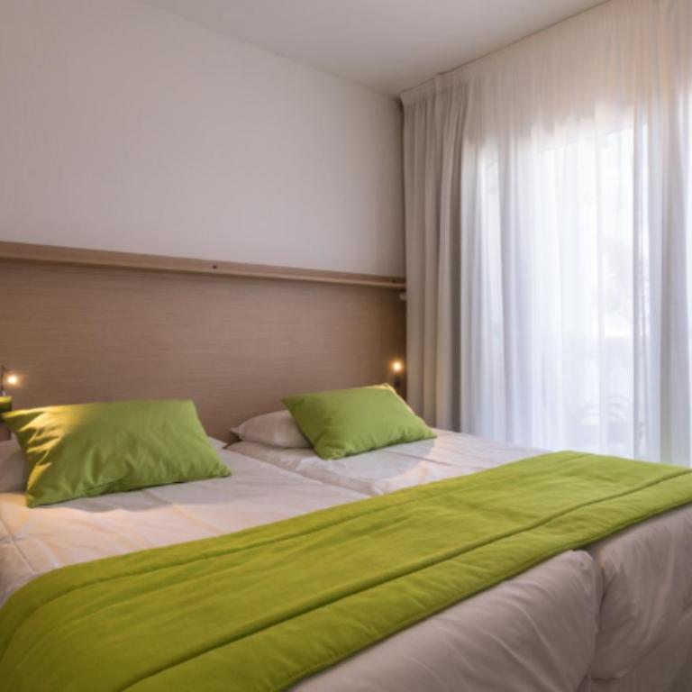 Apartamentos LIVVO Galera Beach - One-Bedroom Apartment with Terrace - 2
