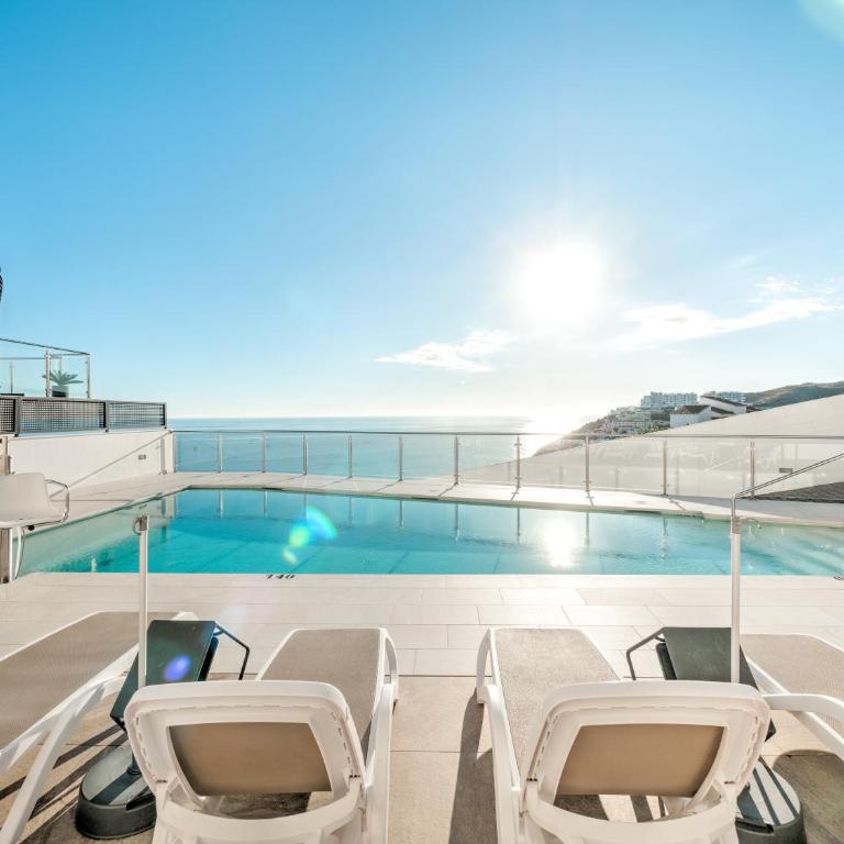 House with rooftop terrace, views and pool, Nerja - Casa de 3 dormitorios - 2