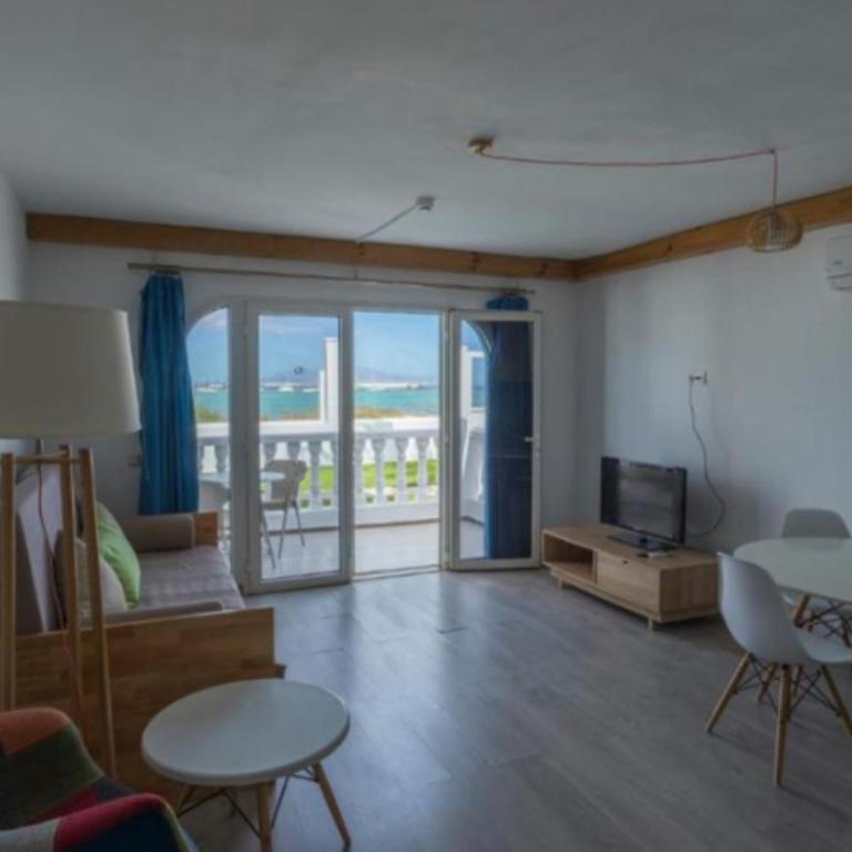 Apartamentos LIVVO Galera Beach - One-Bedroom Apartment with Sea View and Balcony - 5