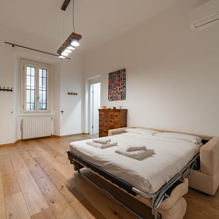 5 walk from Porta Venezia station, with 2 bedrooms - Appartamento con 2 Camere da Letto e Balcone - 4