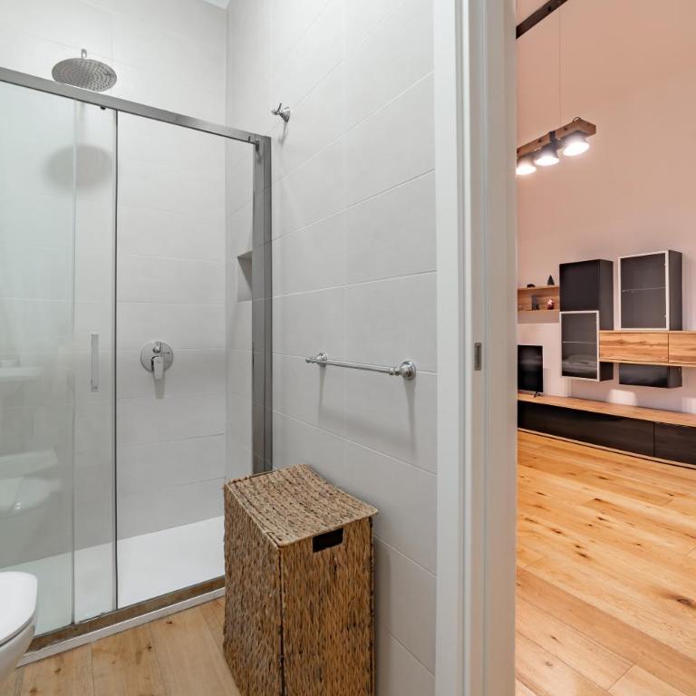 5 walk from Porta Venezia station, with 2 bedrooms - Appartamento con 2 Camere da Letto e Balcone - 8