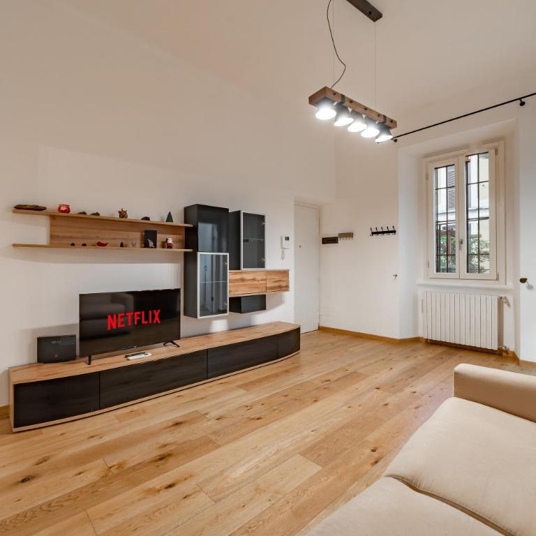 5 walk from Porta Venezia station, with 2 bedrooms - Appartamento con 2 Camere da Letto e Balcone - 5