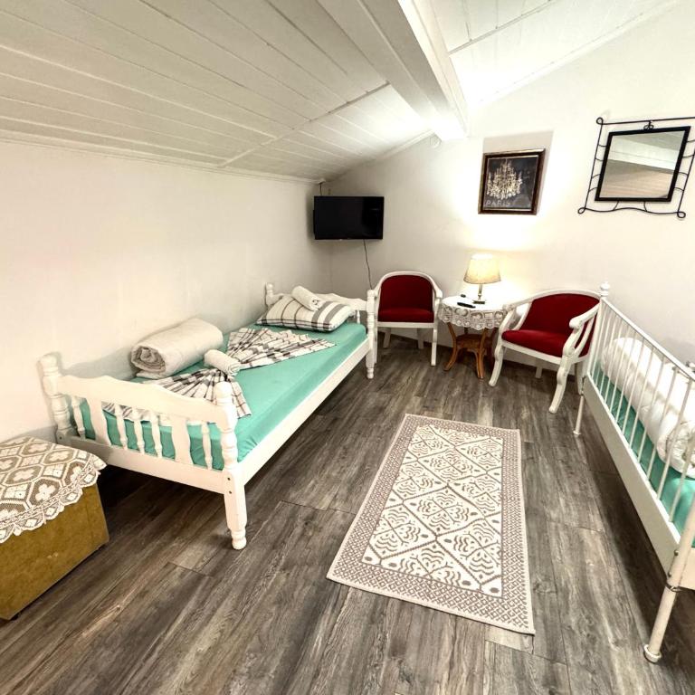 Hostel Pansion Lion - Deluxe Family Room - 4