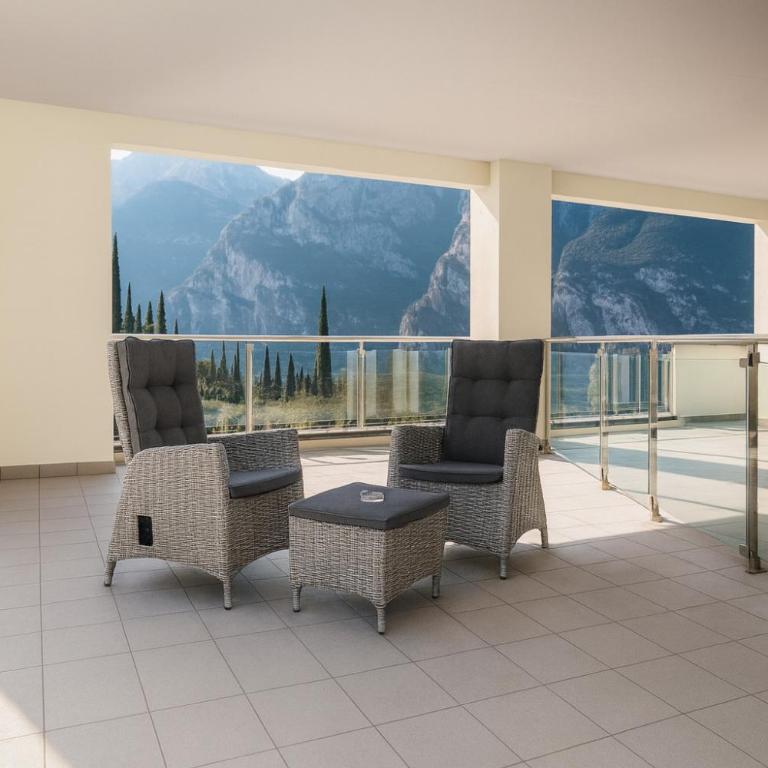 Hotel Benacus Panoramic - Camera King Deluxe con Terrazza e Vista Lago - 3