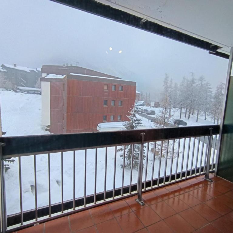 Studio skis aux pieds avec parking privé et animaux admis - FR-1-445-93 - Studio - 15