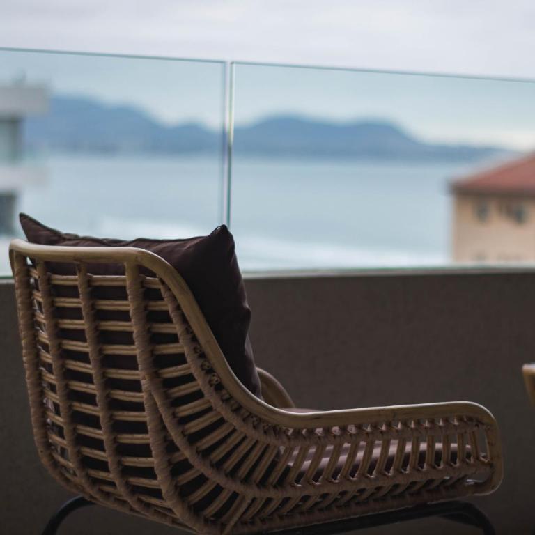 Exclusivo Departamento con Vista Panorámica al Mar a Solo 50 Metros de la Playa - Apartamento de 2 dormitorios - 1