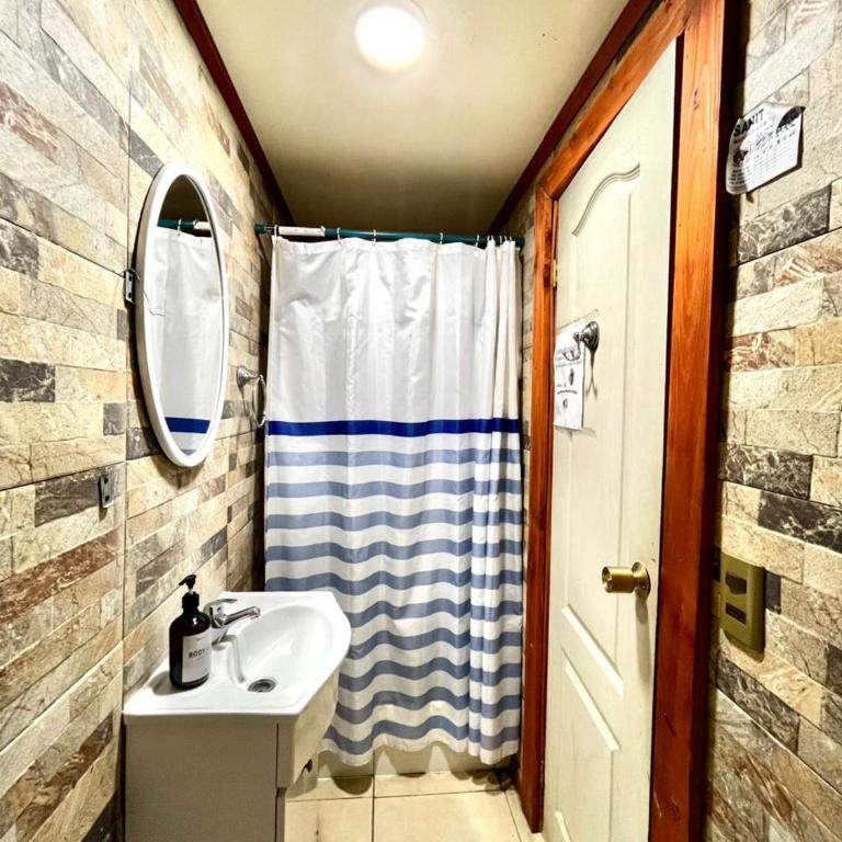 Hostal Las Heras - Habitación Doble con baño privado - 6