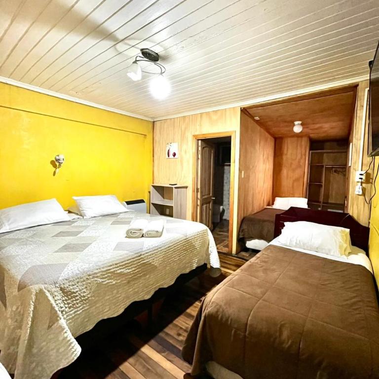 Hostal Las Heras - Habitación Cuádruple con baño privado - 4