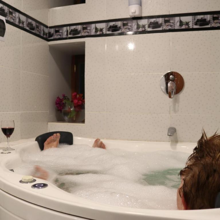 Luxury refuge with jacuzzi and epic views - Two-Bedroom House - 39