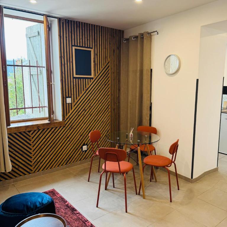Magnifique 2 pièces en plein centre avec parking - Two-Bedroom Apartment - 5