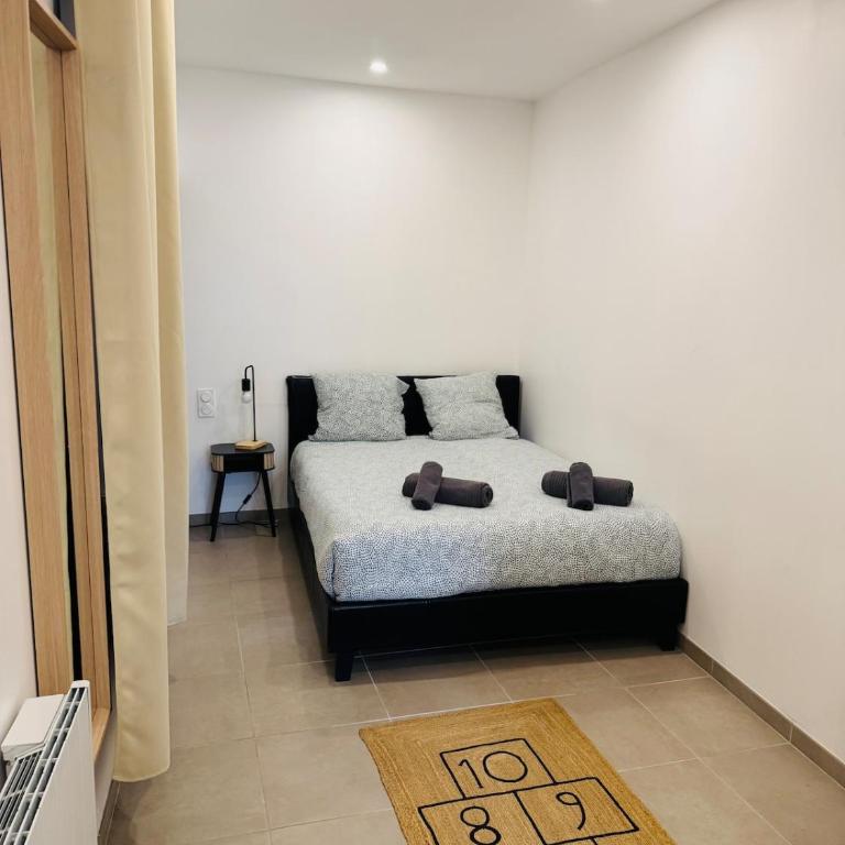 Magnifique 2 pièces en plein centre avec parking - Two-Bedroom Apartment - 11