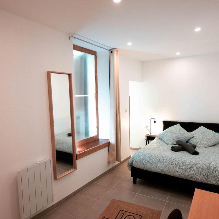 Magnifique 2 pièces en plein centre avec parking - Two-Bedroom Apartment - 16