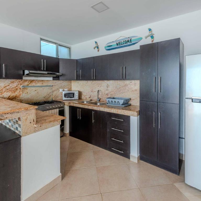 SUITES BRISAMAR PLAYA SANTA MARIANITA Manta - Two-Bedroom Apartment with Balcony and Sea View - 7