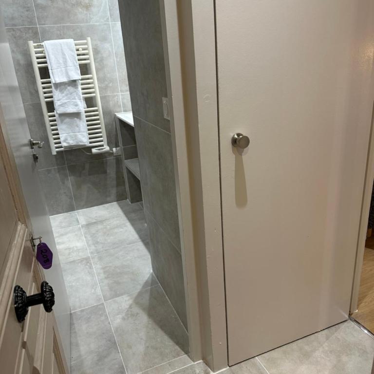 Hotel Azur - Chambre Triple Confort - 7