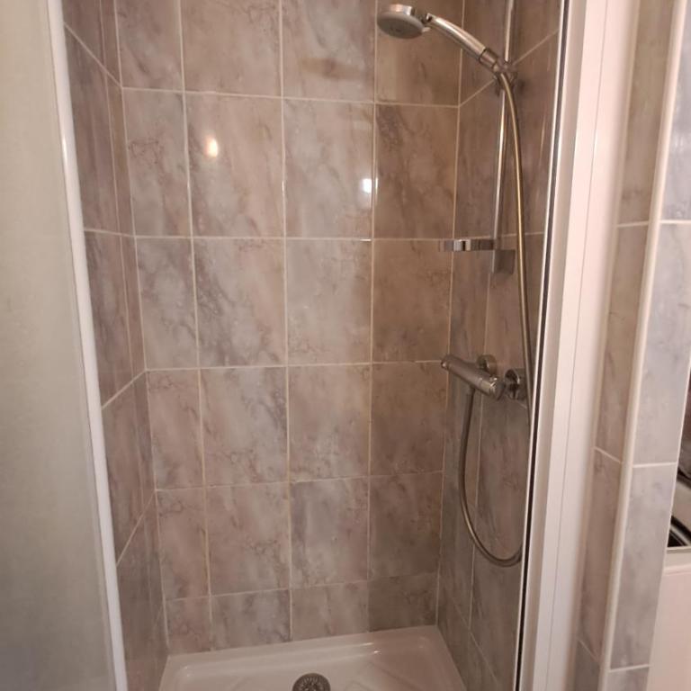 Petite maison dans résidence avec piscine et accès direct à la mer - Maison 2 Chambres - 26