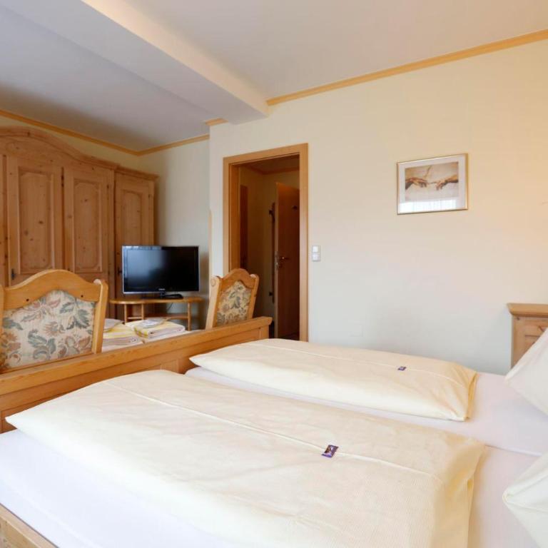 Premium Wanderhotel Steirerhof - Doppelzimmer mit Dusche - 8