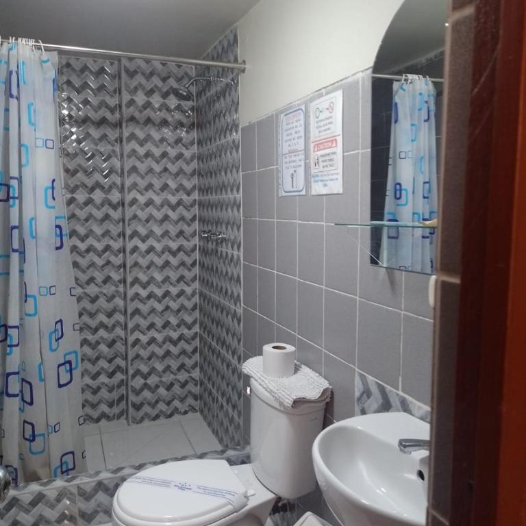 HOSTAL San Antonio inn - Triple Room with Private Bathroom - 3