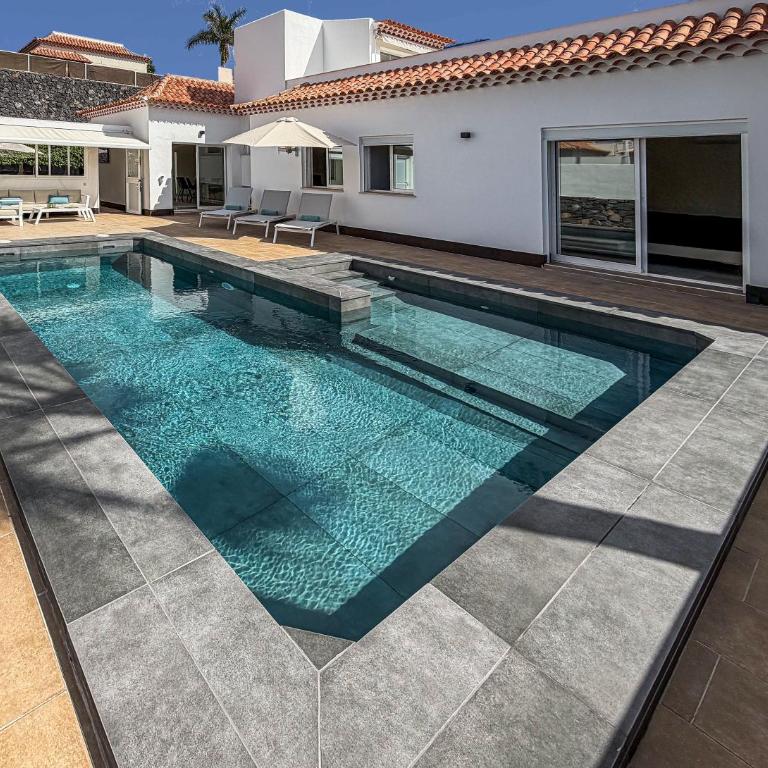 Exklusive Villa mit beheiztem Pool in Costa Adeje - Villa con piscina privada - 3