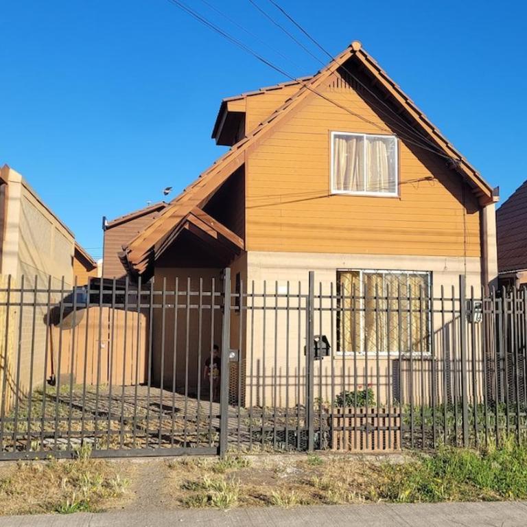 Casa acogedora en calle principal de Talca - Three-Bedroom House - 1