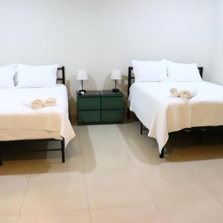House for 10 people with Bungalow in the center - Three-Bedroom Apartment - 4