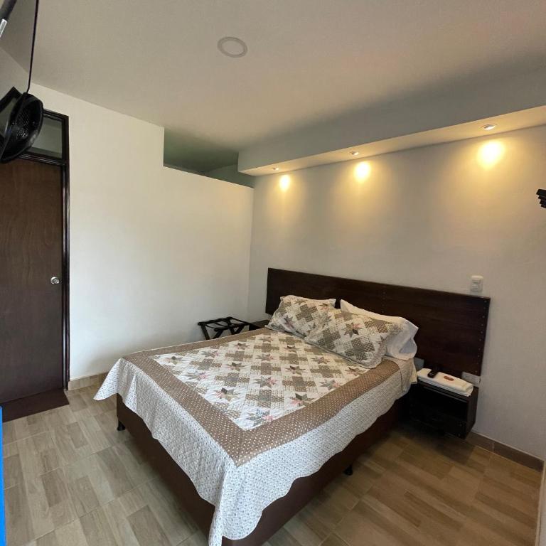 Hotel EL QUIMBO - Superior Double Room - 2