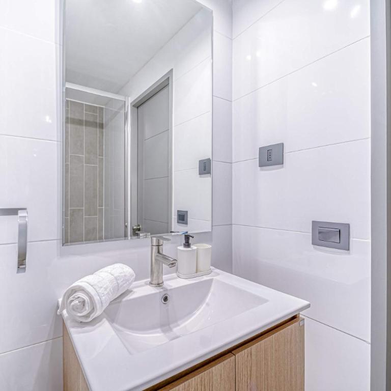 Nomad Stay Chic apartment Pool Wifi near La Moneda - Apartment - 4