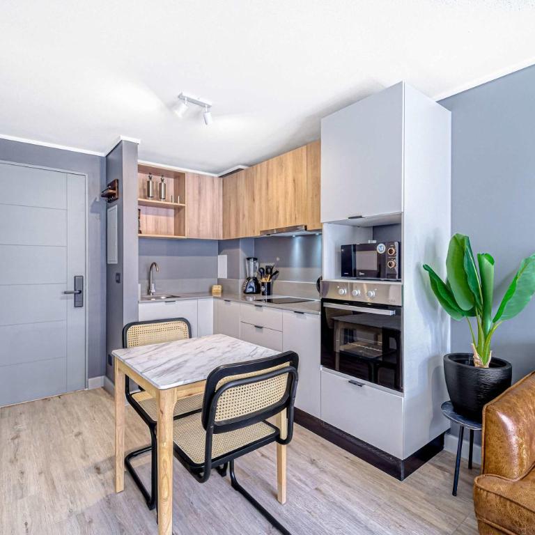 Nomad Stay Chic apartment Pool Wifi near La Moneda - Apartment - 7