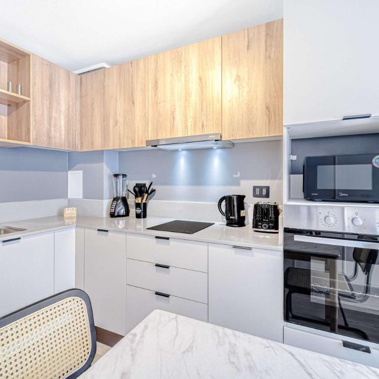 Nomad Stay Chic apartment Pool Wifi near La Moneda - Apartment - 10