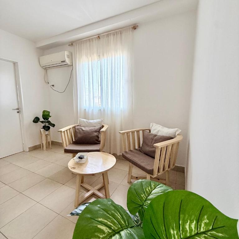 662 Boutique Apartment Pool - One-Bedroom Apartment - 8