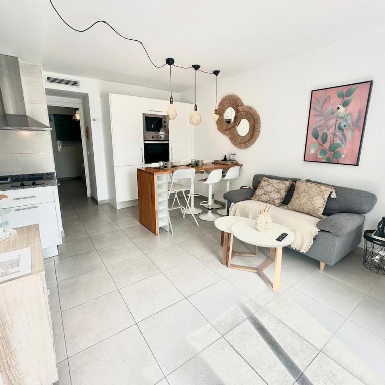 Chocolate Cookie- AC, High speed internet, Desk with natural light, Sunny terrace and pool - Apartamento - 20