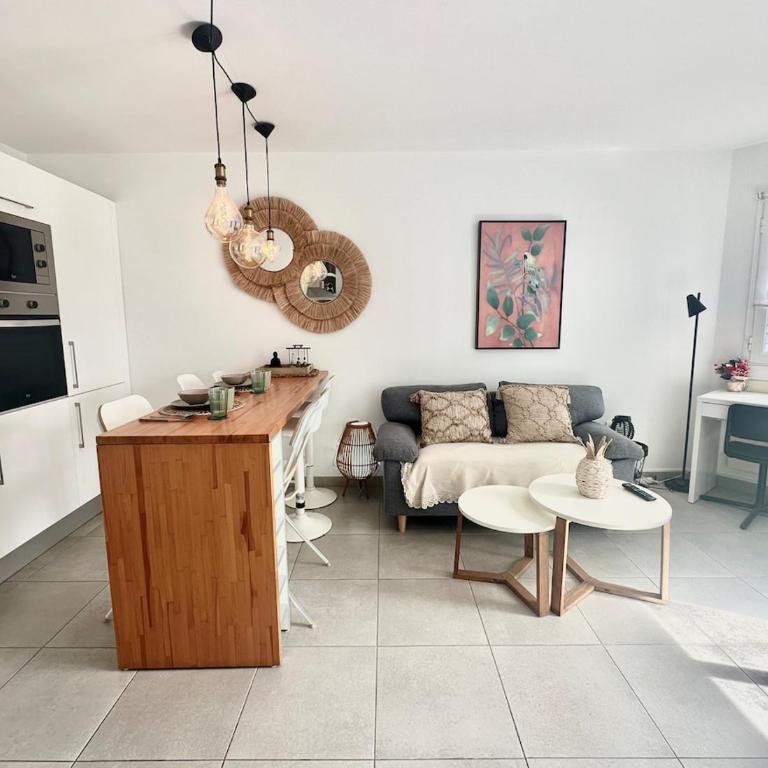 Chocolate Cookie- AC, High speed internet, Desk with natural light, Sunny terrace and pool - Apartamento - 14