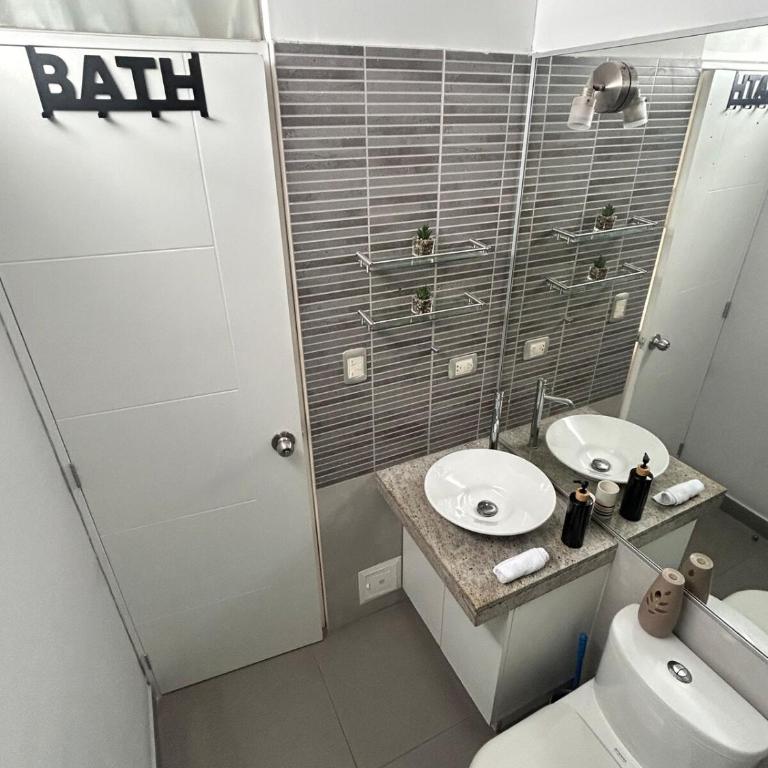 Duplex penthouse in Miraflores with terrace - Two-Bedroom Apartment - 33