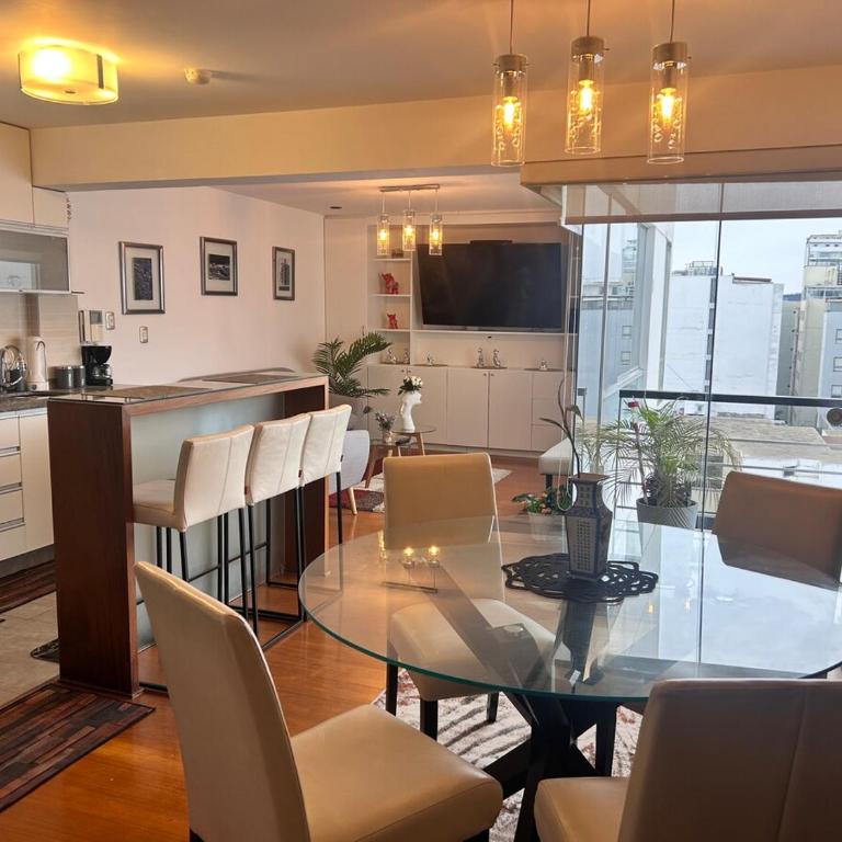 Duplex penthouse in Miraflores with terrace - Two-Bedroom Apartment - 38