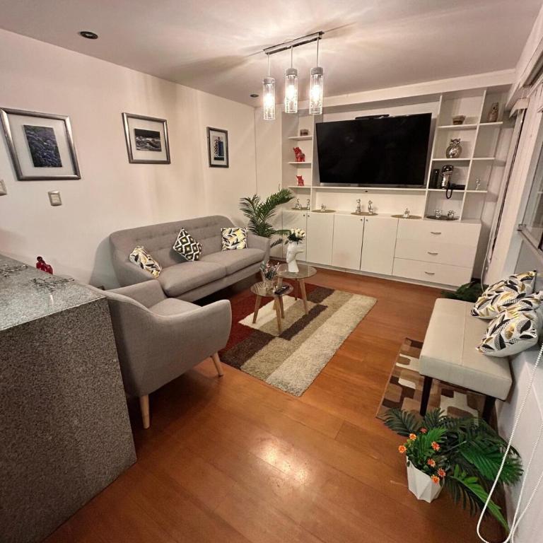 Duplex penthouse in Miraflores with terrace - Two-Bedroom Apartment - 44