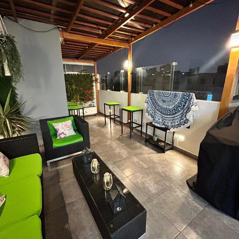 Duplex penthouse in Miraflores with terrace - Two-Bedroom Apartment - 45