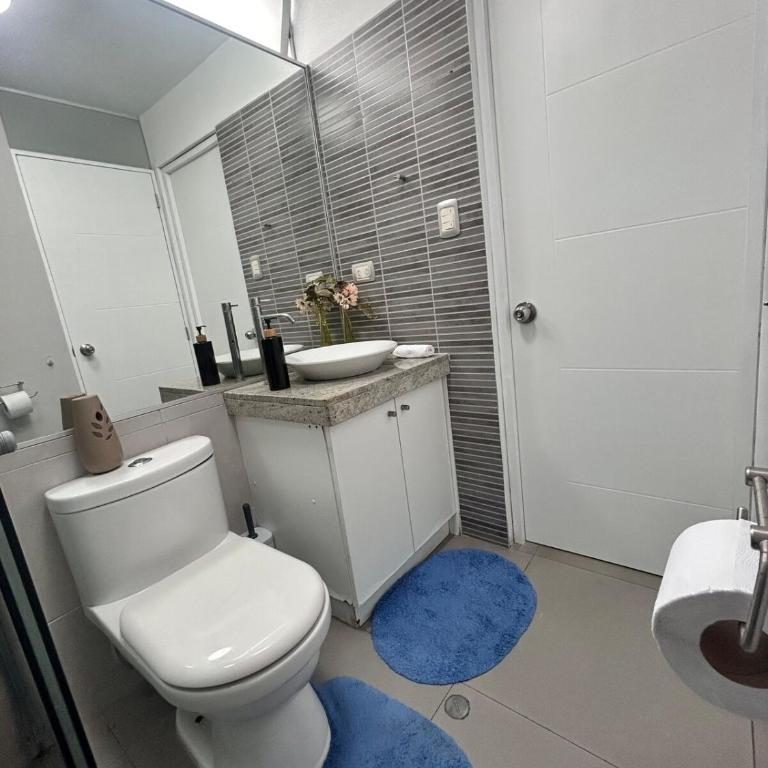 Duplex penthouse in Miraflores with terrace - Two-Bedroom Apartment - 61